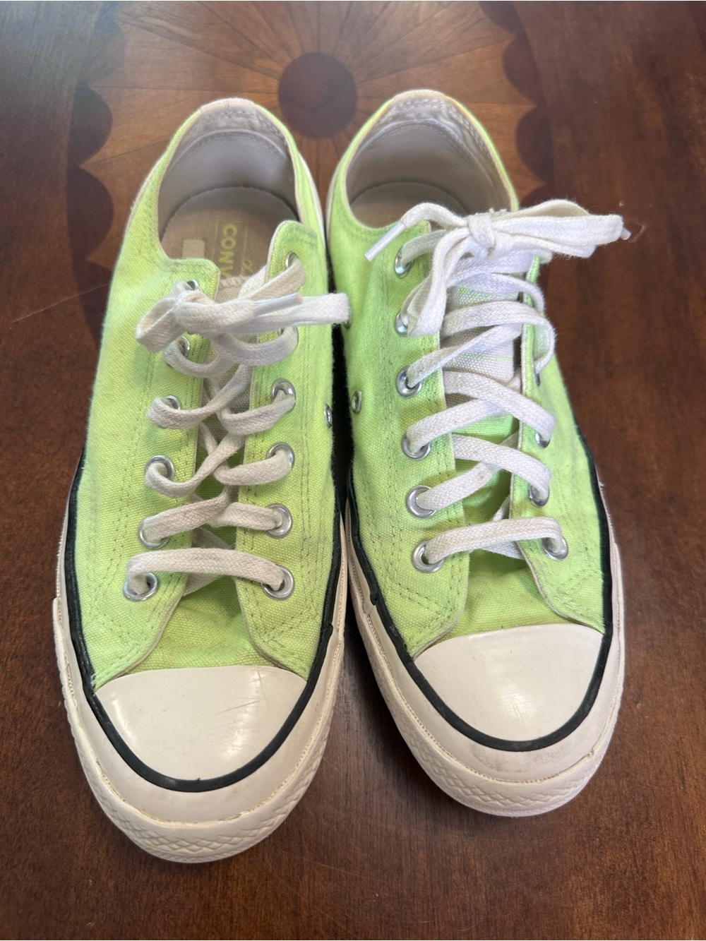 Converse Low-Top Canvas Sneakers in Lime Green Men/ Bug Kid size 6.5